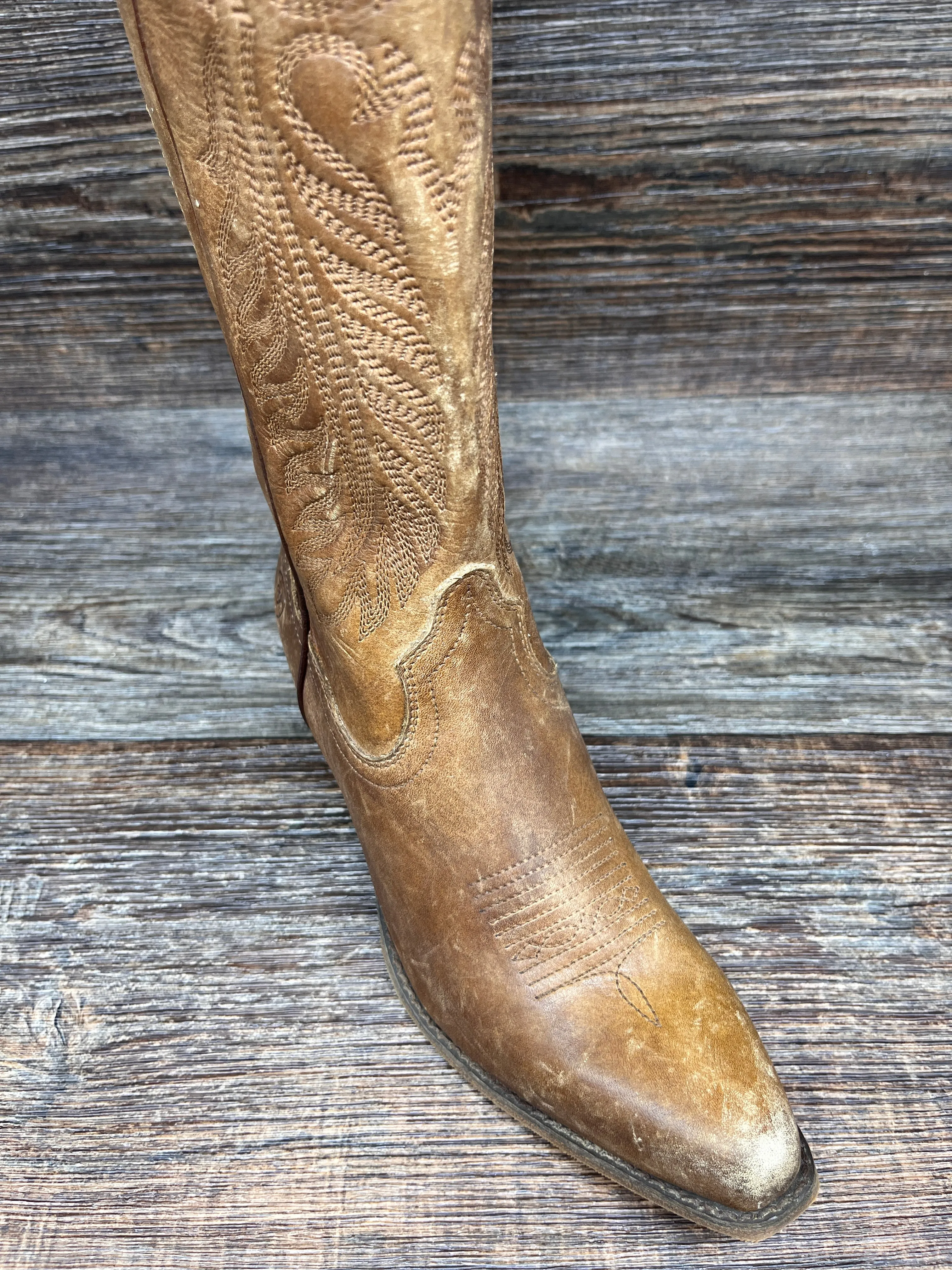 10044548 Women's Guinevere 17 inch Snip Toe Western Boot by Ariat