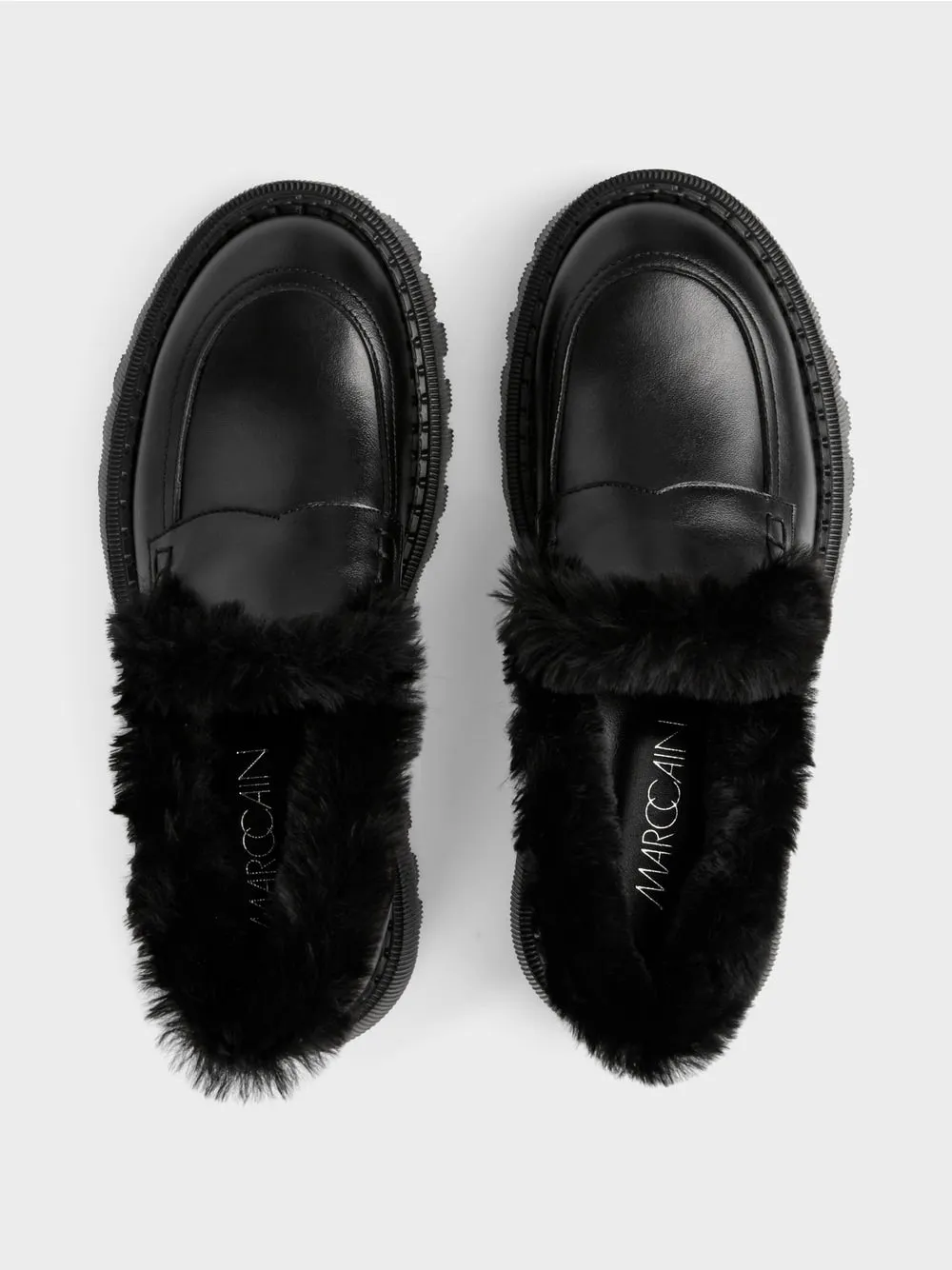 sporty leather low shoe